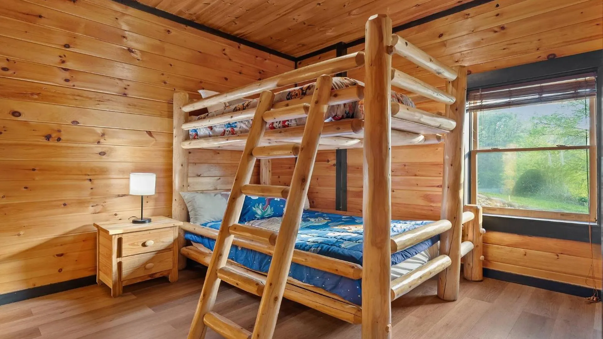 Smoky Moonshine Manor W Hot Tub! Tatil Evi