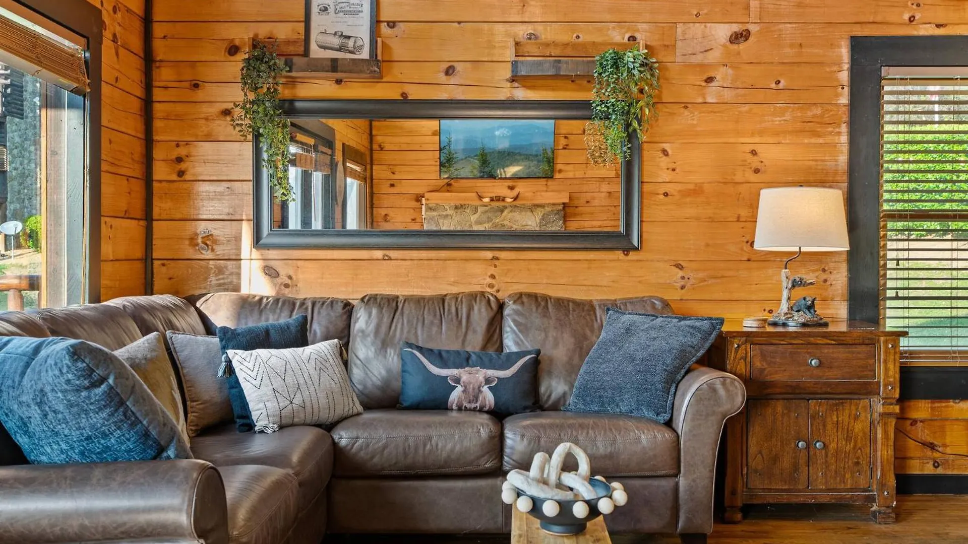 Smoky Moonshine Manor W Hot Tub! Tatil Evi Pigeon Forge