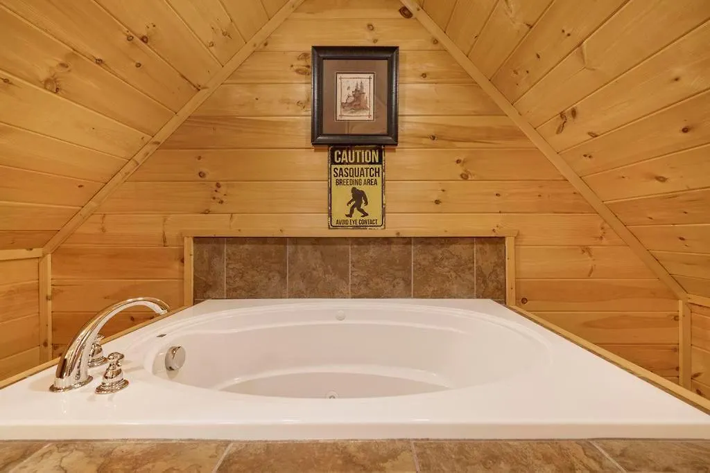 Bigfoot Bungalow, Free Tickets, No Catch! Casa vacanze Pigeon Forge