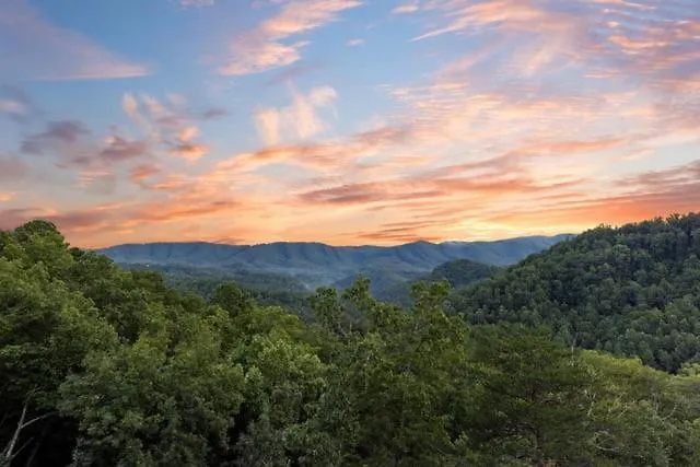 Bare Fu't Chateau, Free Tickets, No Catch! Pigeon Forge