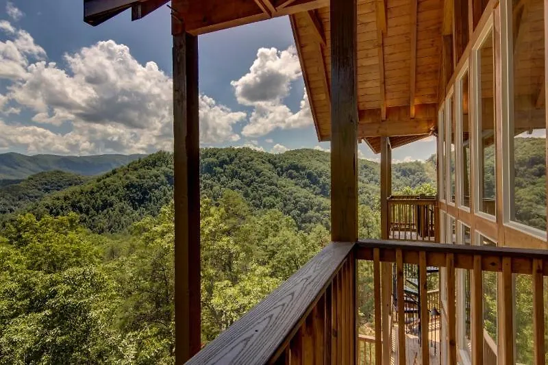 Bare Fu't Chateau, Free Tickets, No Catch! Nyaraló Pigeon Forge
