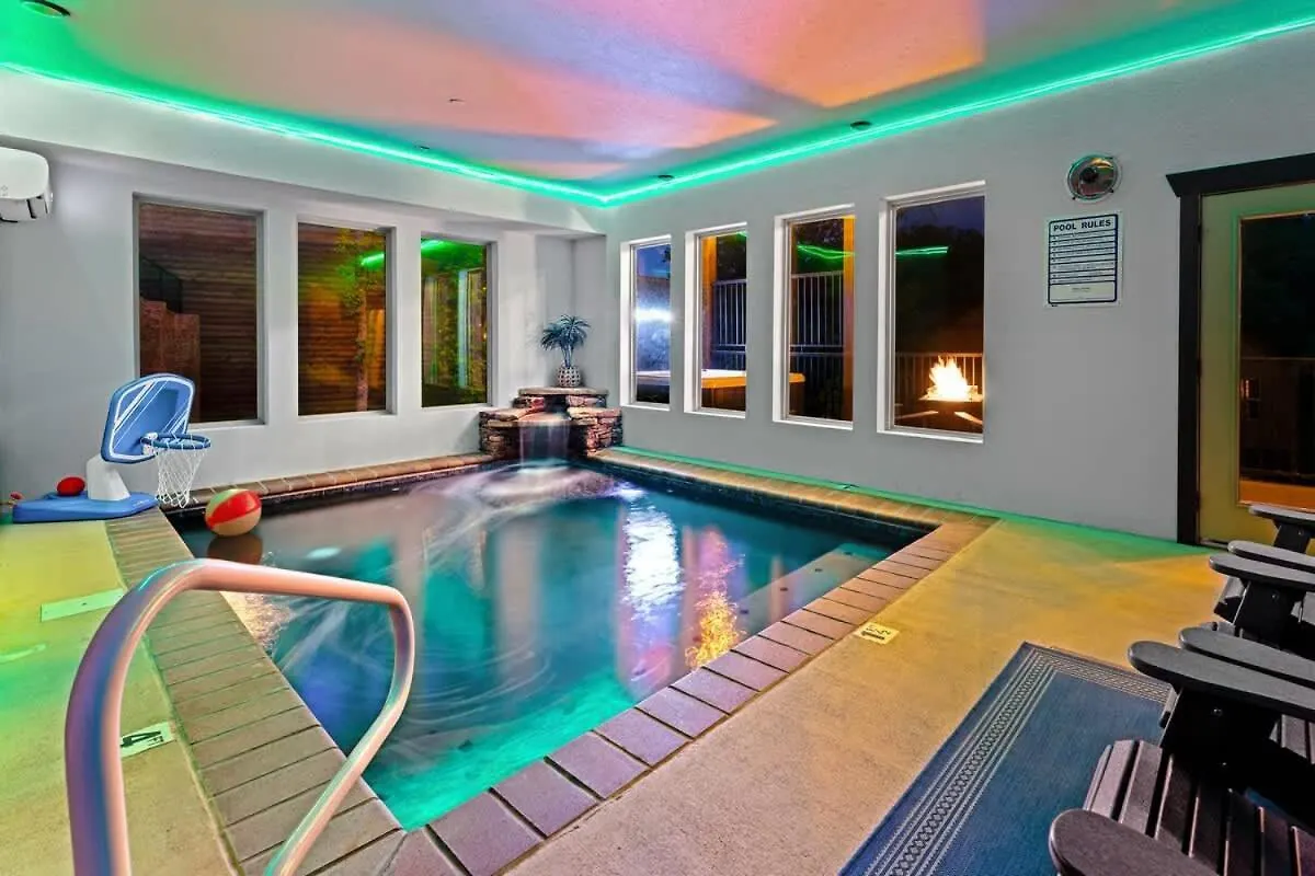 بيت للعطل Ridgetop Hideaway بيدجن فورج
