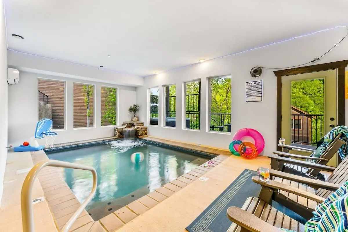 بيت للعطل Ridgetop Hideaway