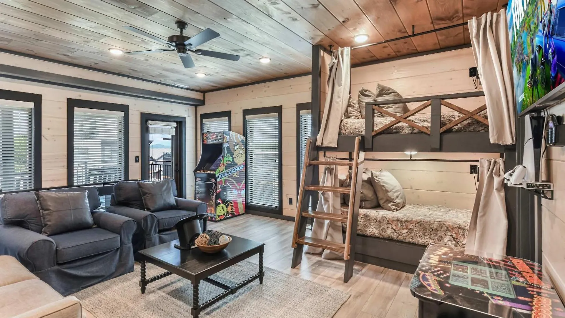 Smith Creek - 5 Bedrooms 20 Guest - Indoor Pool - Amenities Dağ evi Pigeon Forge