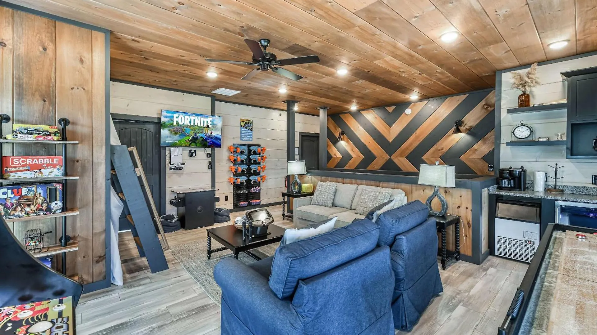 Dağ evi Smith Creek - 5 Bedrooms 20 Guest - Indoor Pool - Amenities