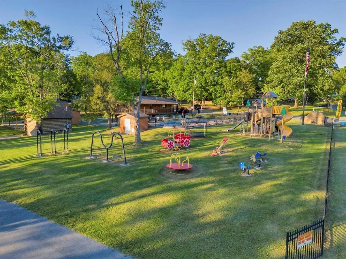 Rustic With Mountain Views And Parking * Pigeon Forge