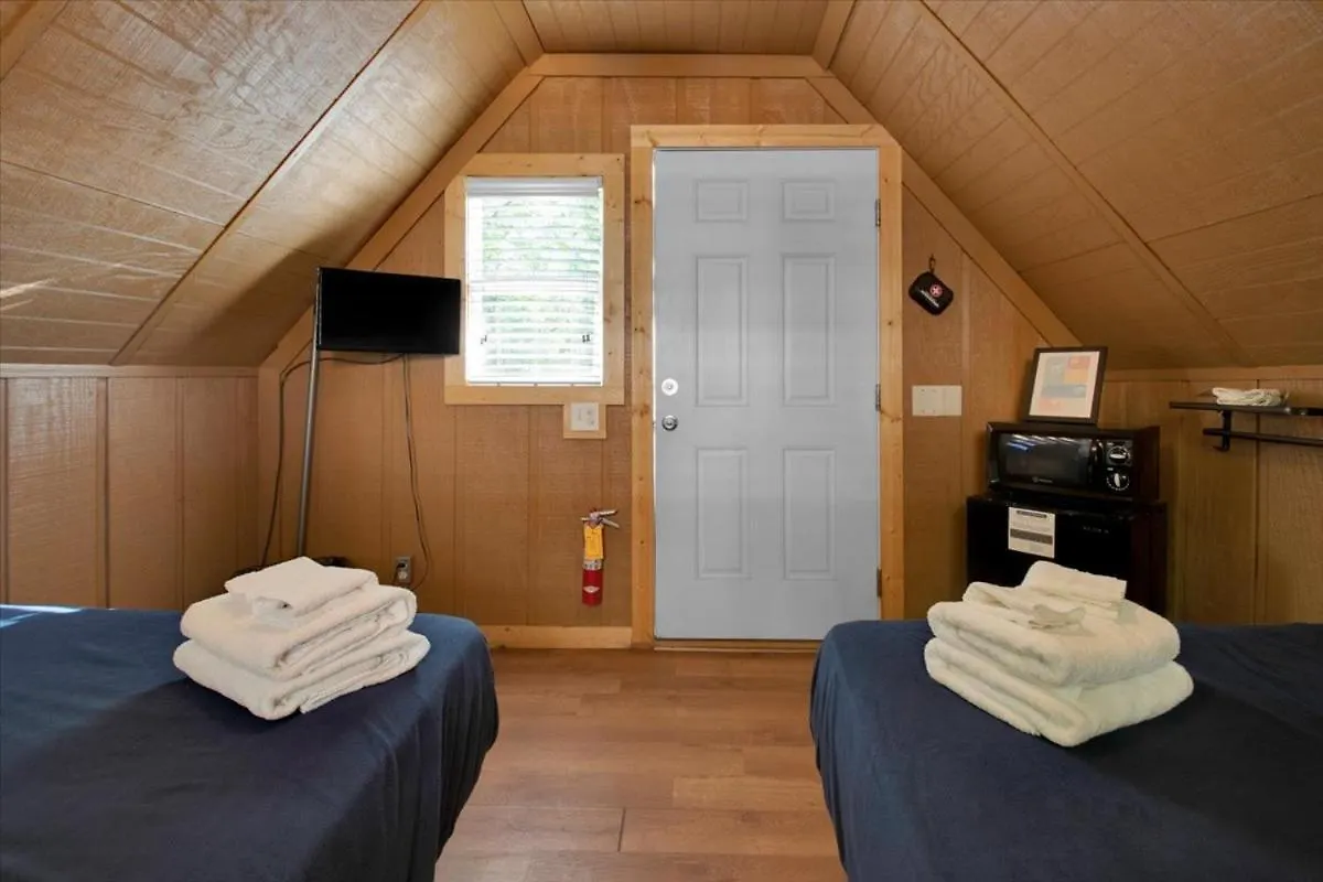 Alpesi faház Rustic With Mountain Views And Parking