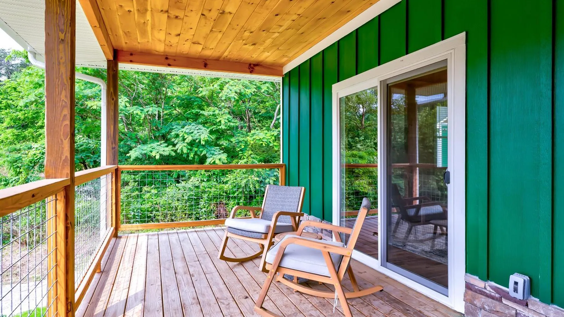Feriehus New 2br Across From Dollywood With Hot Tub, One-step Entry, And Free Attraction Tickets Pigeon Forge