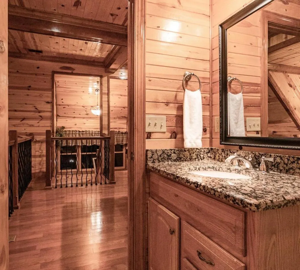 Summer Getaway W Grill Hot Tub & Pool Semesterbostad *