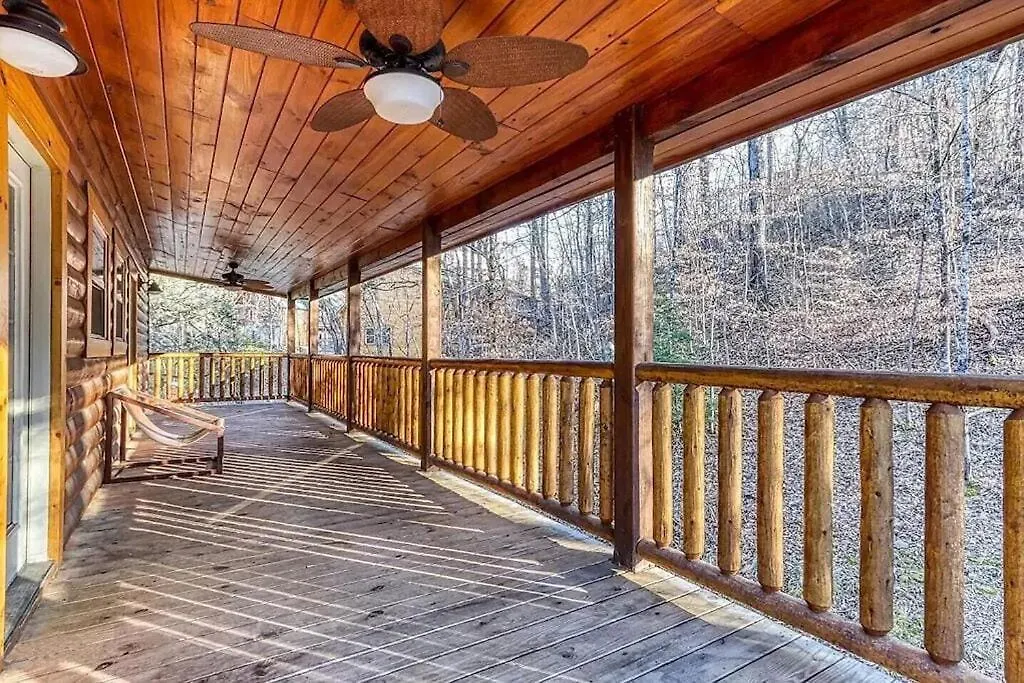 Cub Creek By Avada * Pigeon Forge
