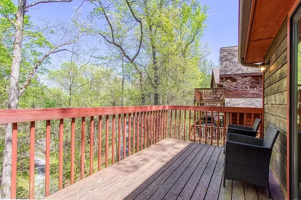 Foxes Den By Avada * Pigeon Forge