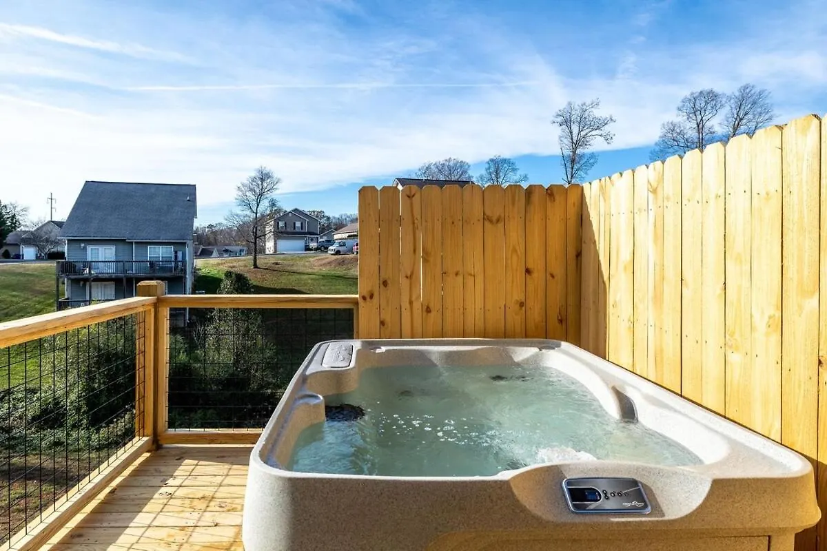 Cozy Retreat W Arcade Hot Tub Near Dolly