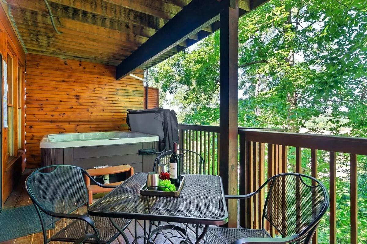 Charming Getaway W Hot Tub & Grill