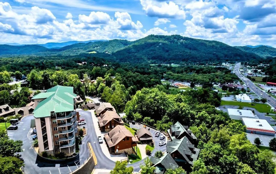 Relaxing Getaway At Smoky Arcade & Pool Casa vacanze