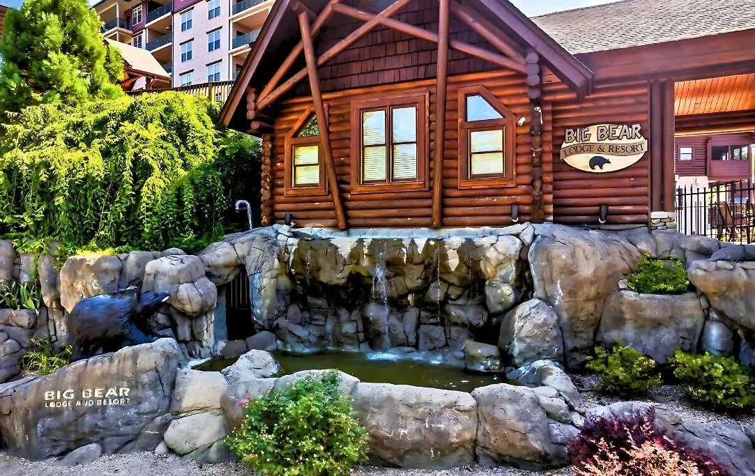 Relaxing Getaway At Smoky Arcade & Pool Pigeon Forge