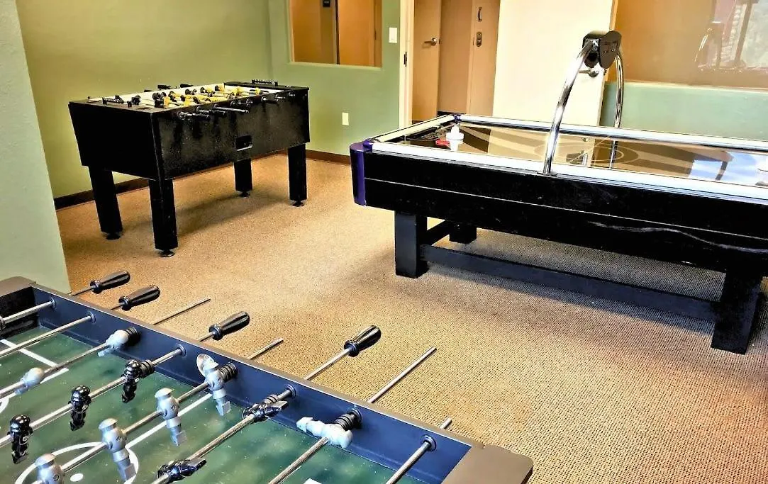 Relaxing Getaway At Smoky Arcade & Pool
