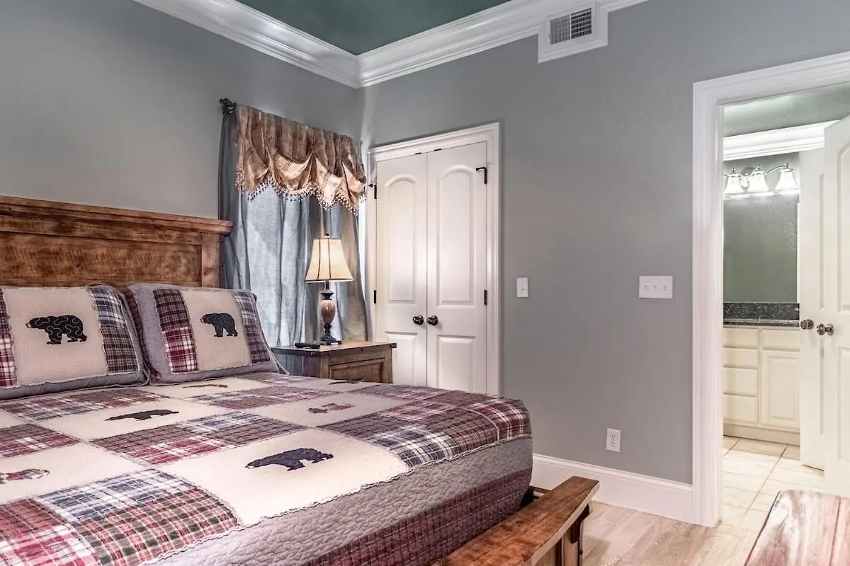 Cozy Haven Near Parkway W Hot Tub & Pool Prázdninový dům Pigeon Forge