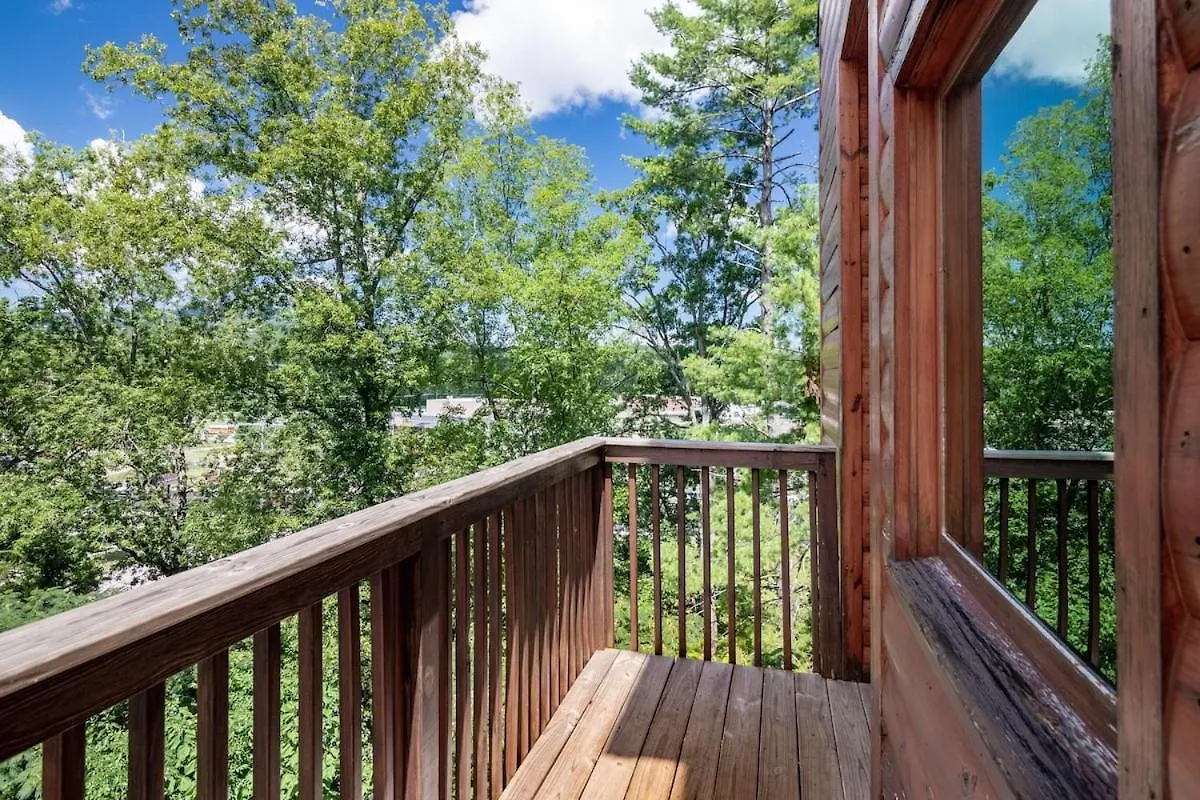 Cozy Haven Near Parkway W Hot Tub & Pool