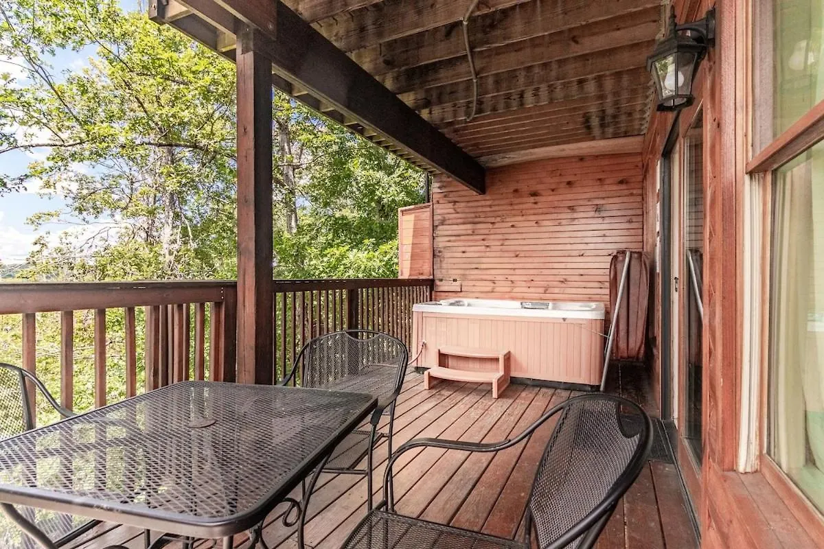 Cozy Haven Near Parkway W Hot Tub & Pool