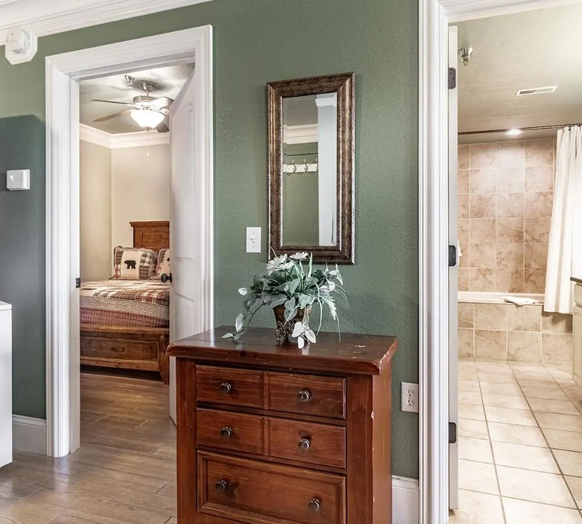 Cozy Haven Near Parkway W Hot Tub & Pool * Pigeon Forge