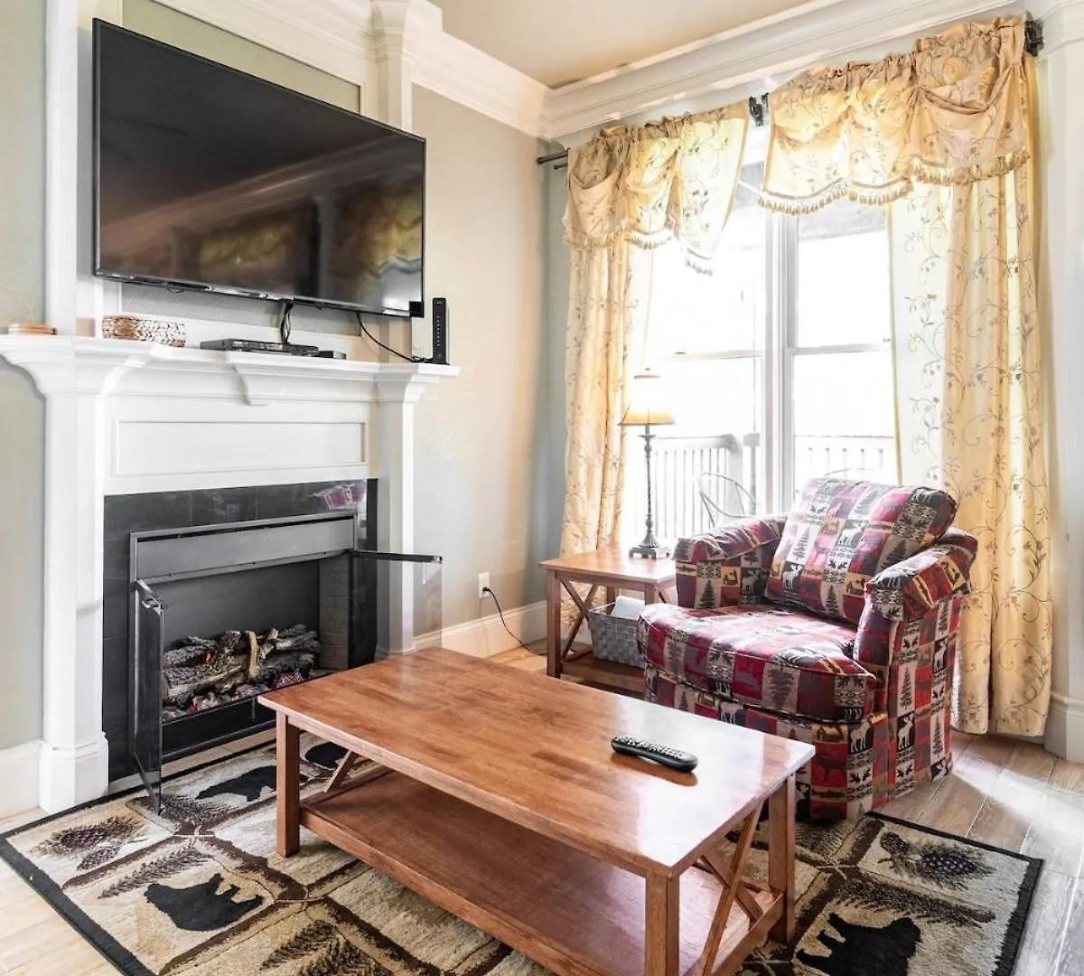 Cozy Haven Near Parkway W Hot Tub & Pool Pigeon Forge