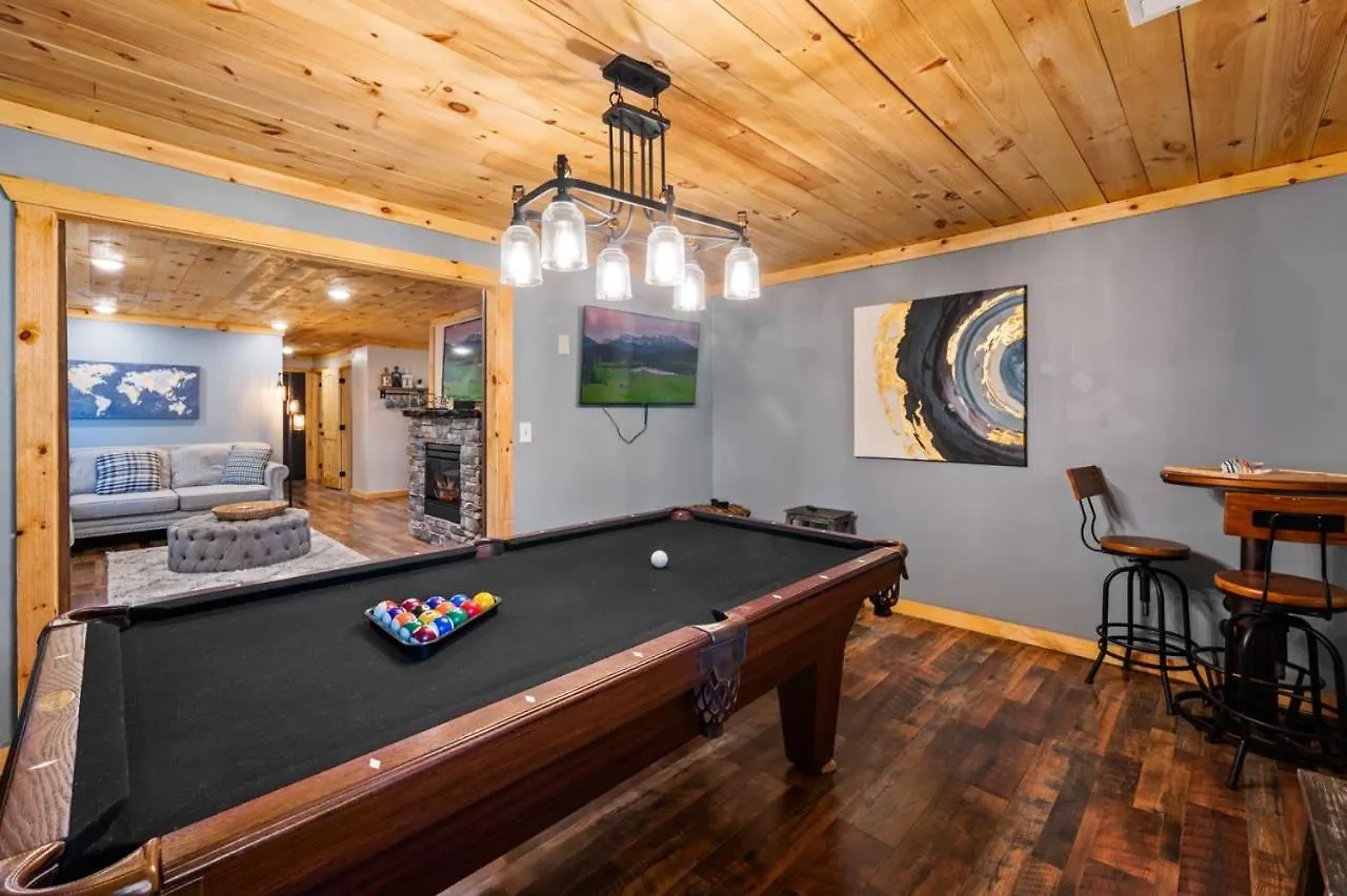 Peaceful Escape W Hot Tub Grill Pool Table * Pigeon Forge