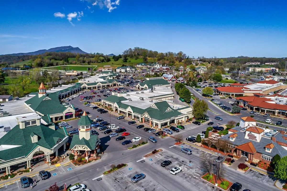 2br Cozy W View Jacuzzi & Pool Pigeon Forge