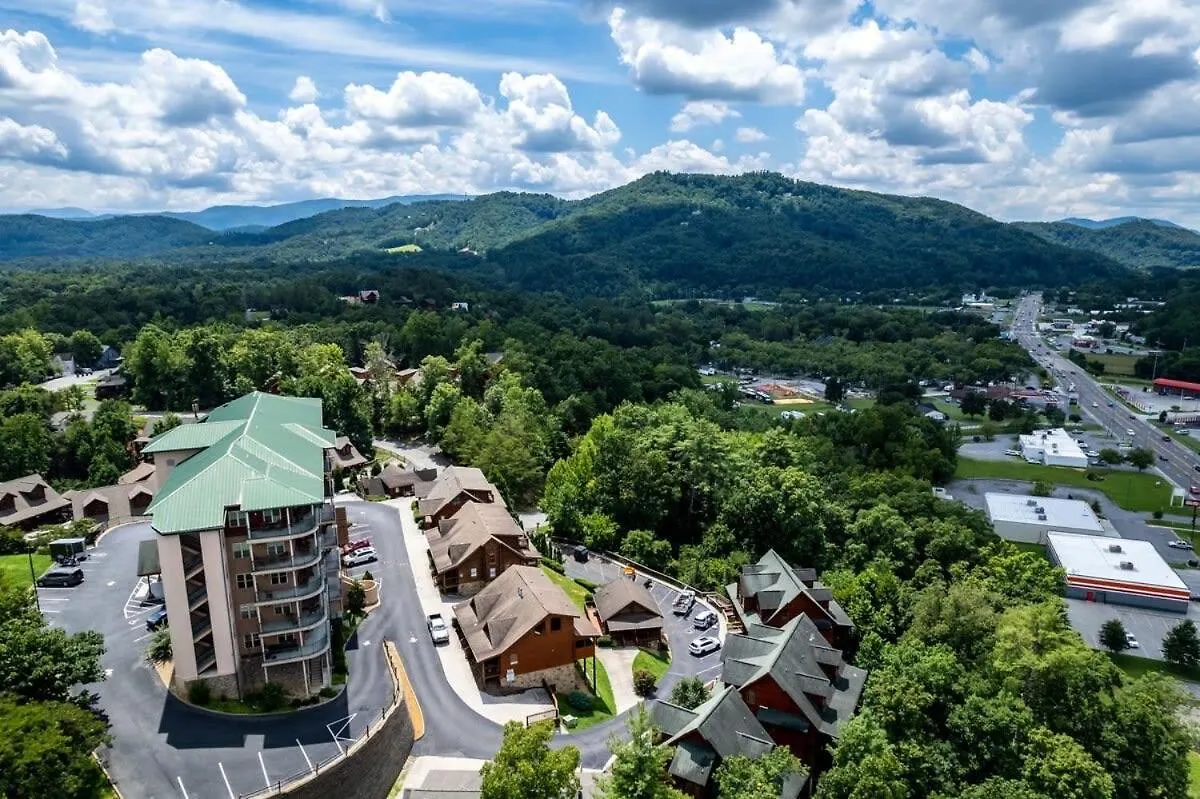 2br Cozy W View Jacuzzi & Pool * Pigeon Forge