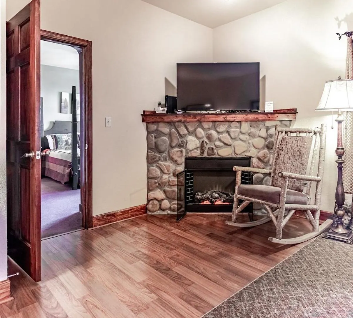 2br Cozy W View Jacuzzi & Pool * Pigeon Forge