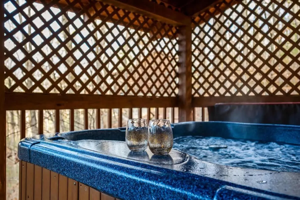 Location-quiet-hottub-fireplace