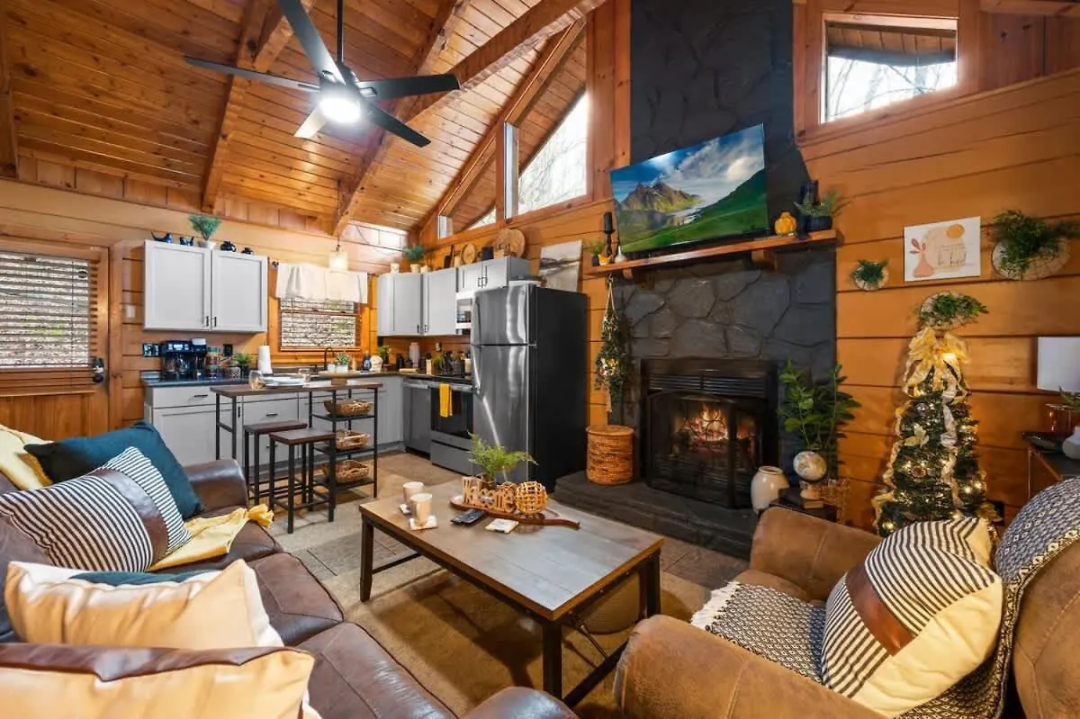 Location-quiet-hottub-fireplace