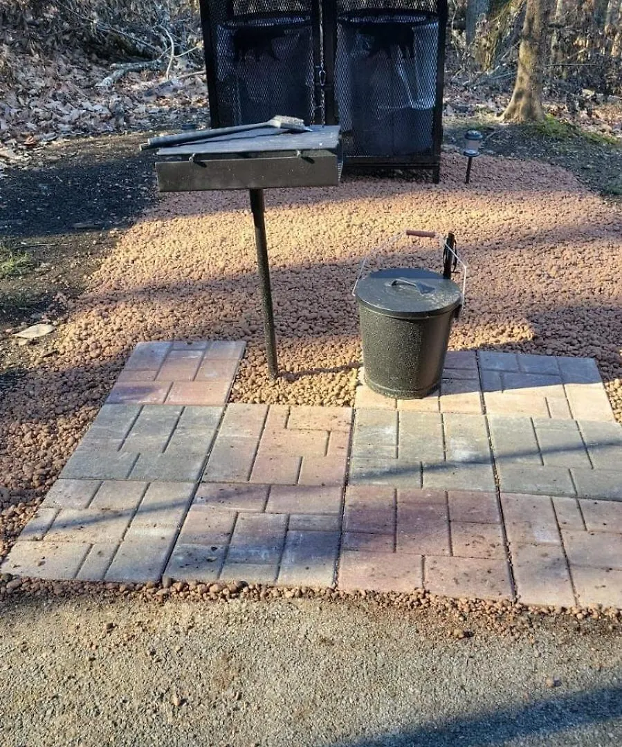 Location-quiet-hottub-fireplace