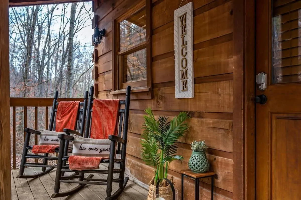 Location-quiet-hottub-fireplace *