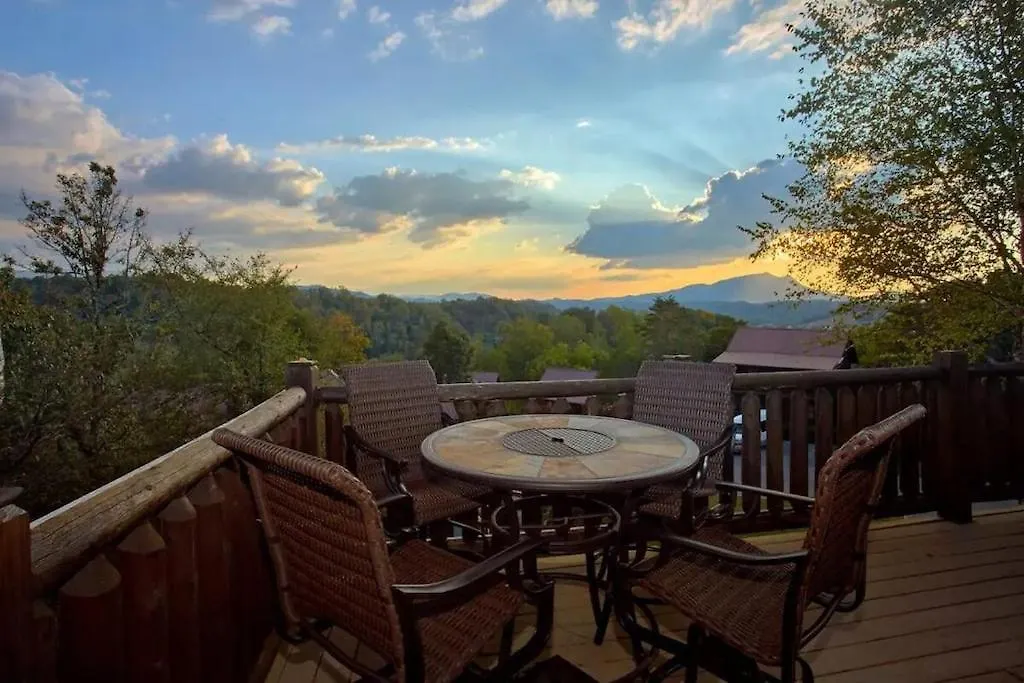 Rocky By Avada * Pigeon Forge