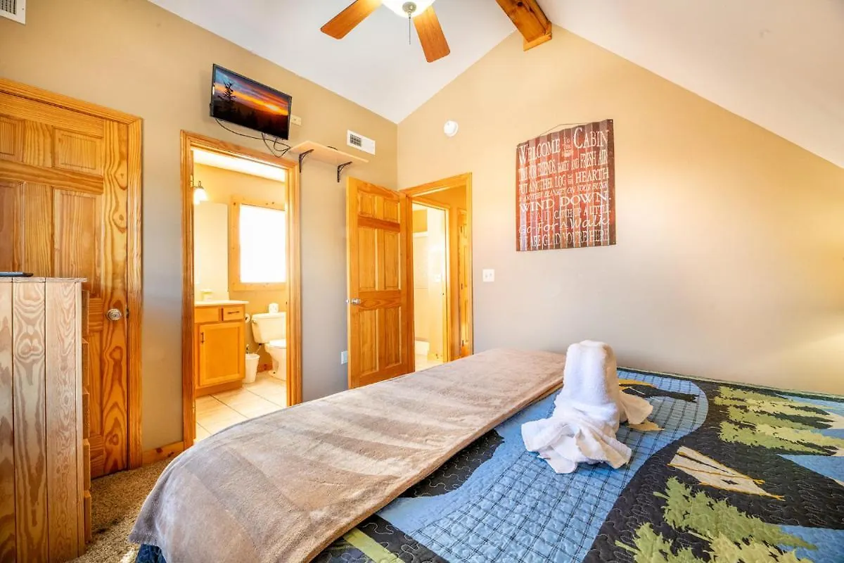 Cozy Bear Cove 2 By Avada Holiday home Pigeon Forge