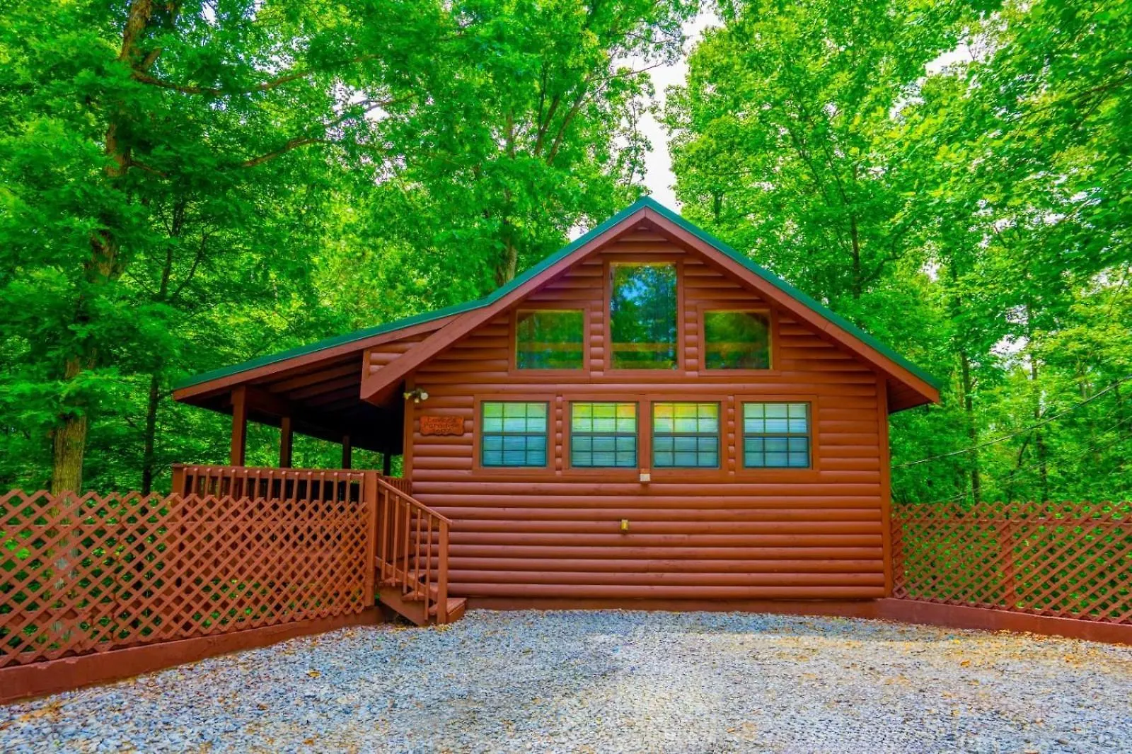 Lovers Paradise Pigeon Forge