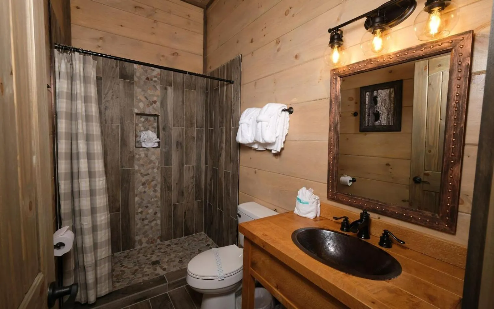 Hibernation Wonderland Villa Pigeon Forge