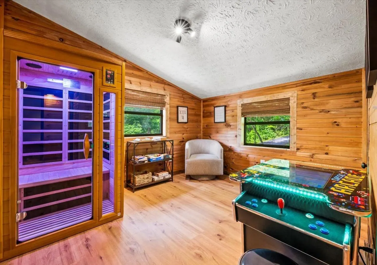King Bed-hot Tub-sauna-dollywood Pigeon Forge
