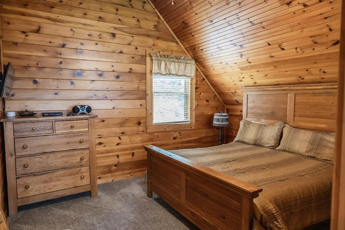別荘 4br Cabin, Mountain View, Hot Tub, And Deck!