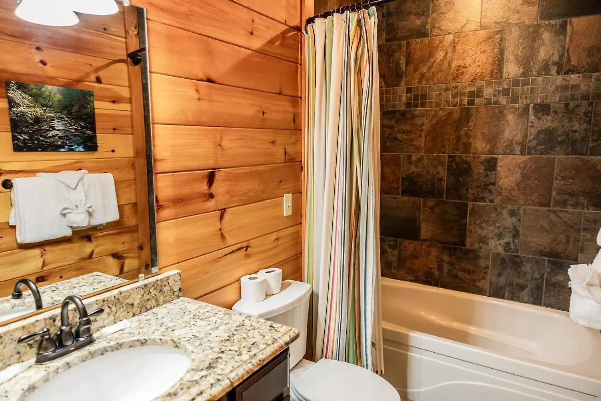 4br Cabin, Mountain View, Hot Tub, And Deck! 別荘 *