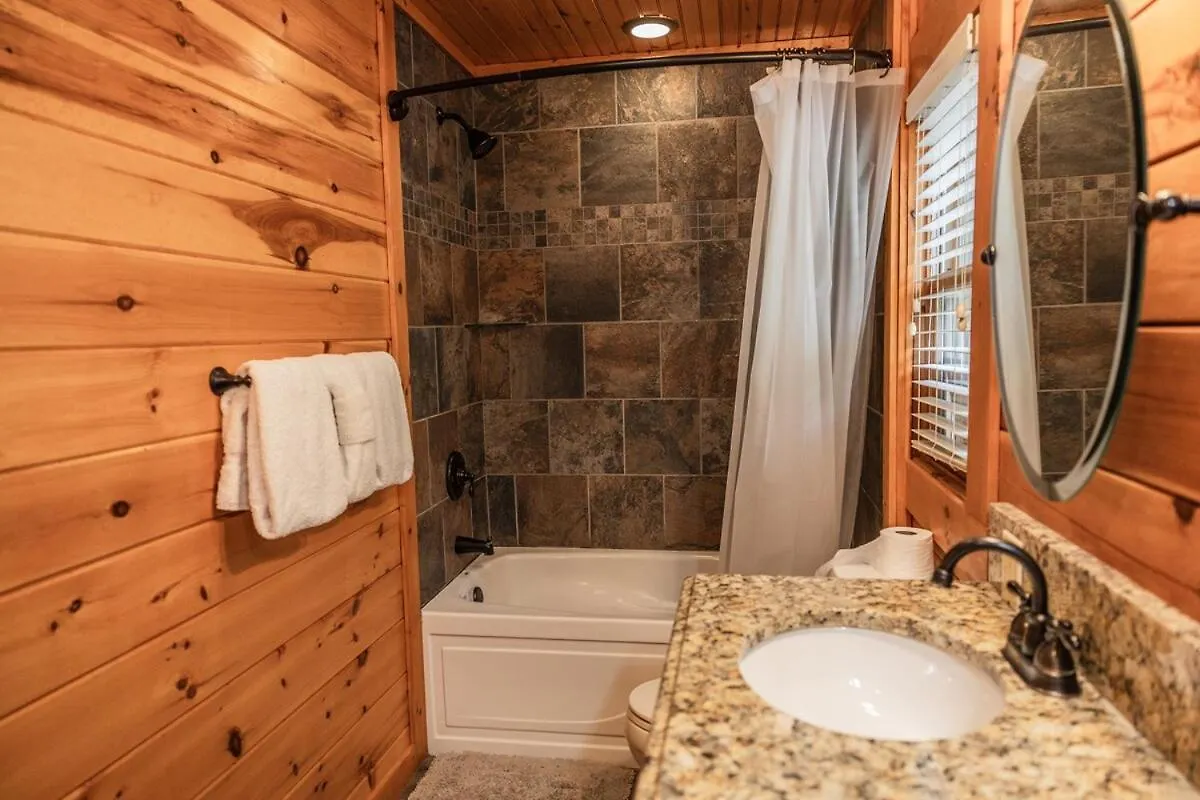 4br Cabin, Mountain View, Hot Tub, And Deck! * ピジョンフォージ