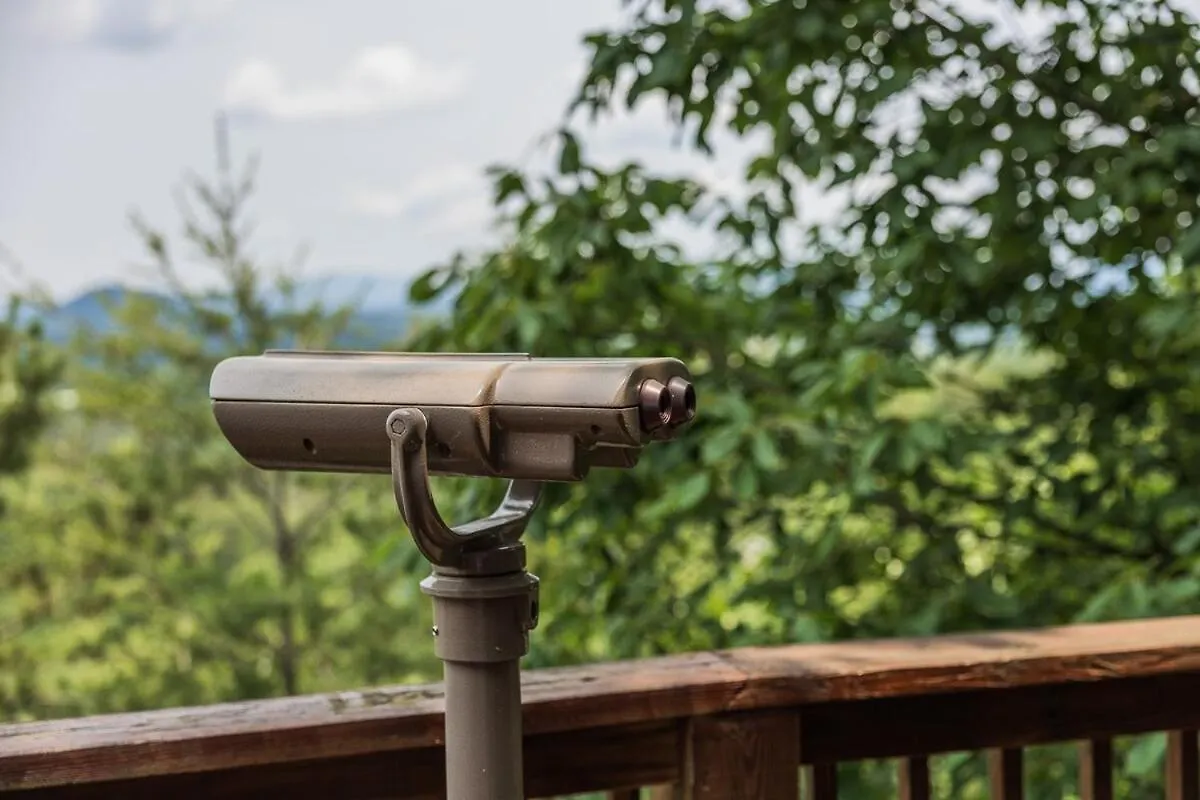 4br Cabin, Mountain View, Hot Tub, And Deck! *