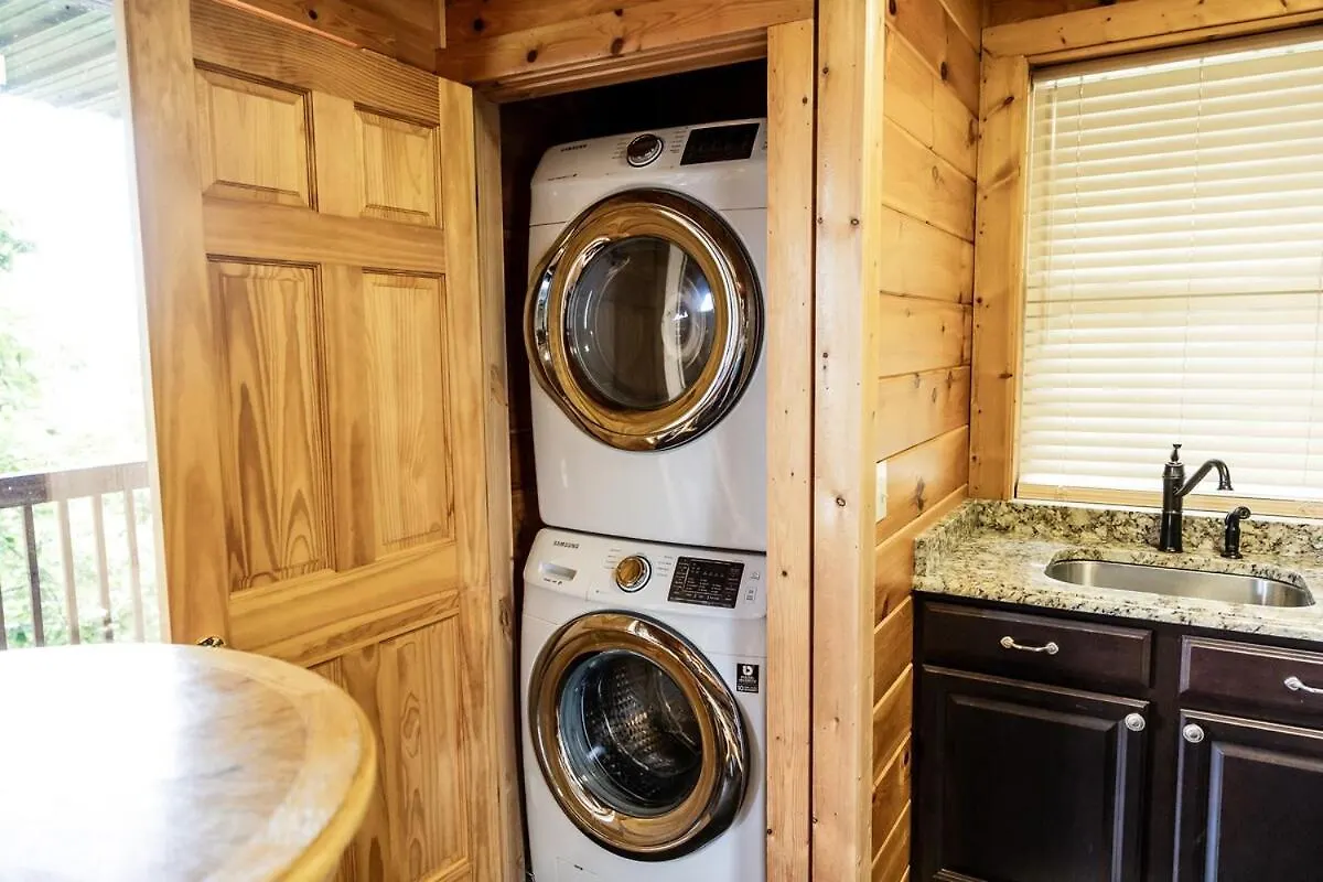 4br Cabin, Mountain View, Hot Tub, And Deck! ピジョンフォージ