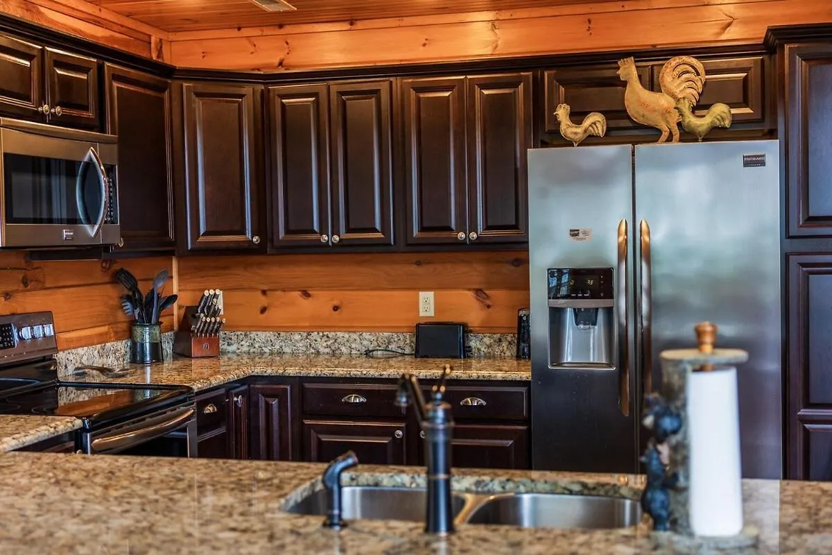 4br Cabin, Mountain View, Hot Tub, And Deck! 別荘 *
