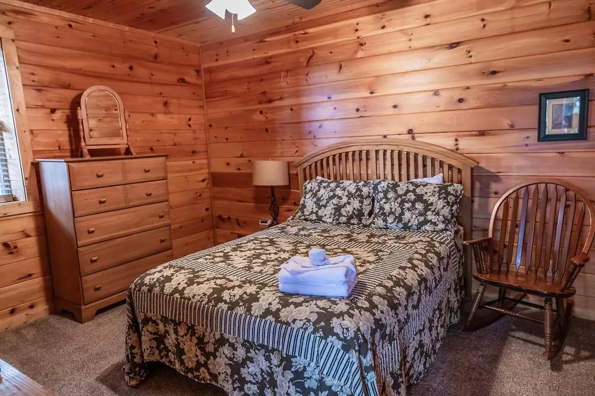 4br Cabin, Mountain View, Hot Tub, And Deck! ピジョンフォージ