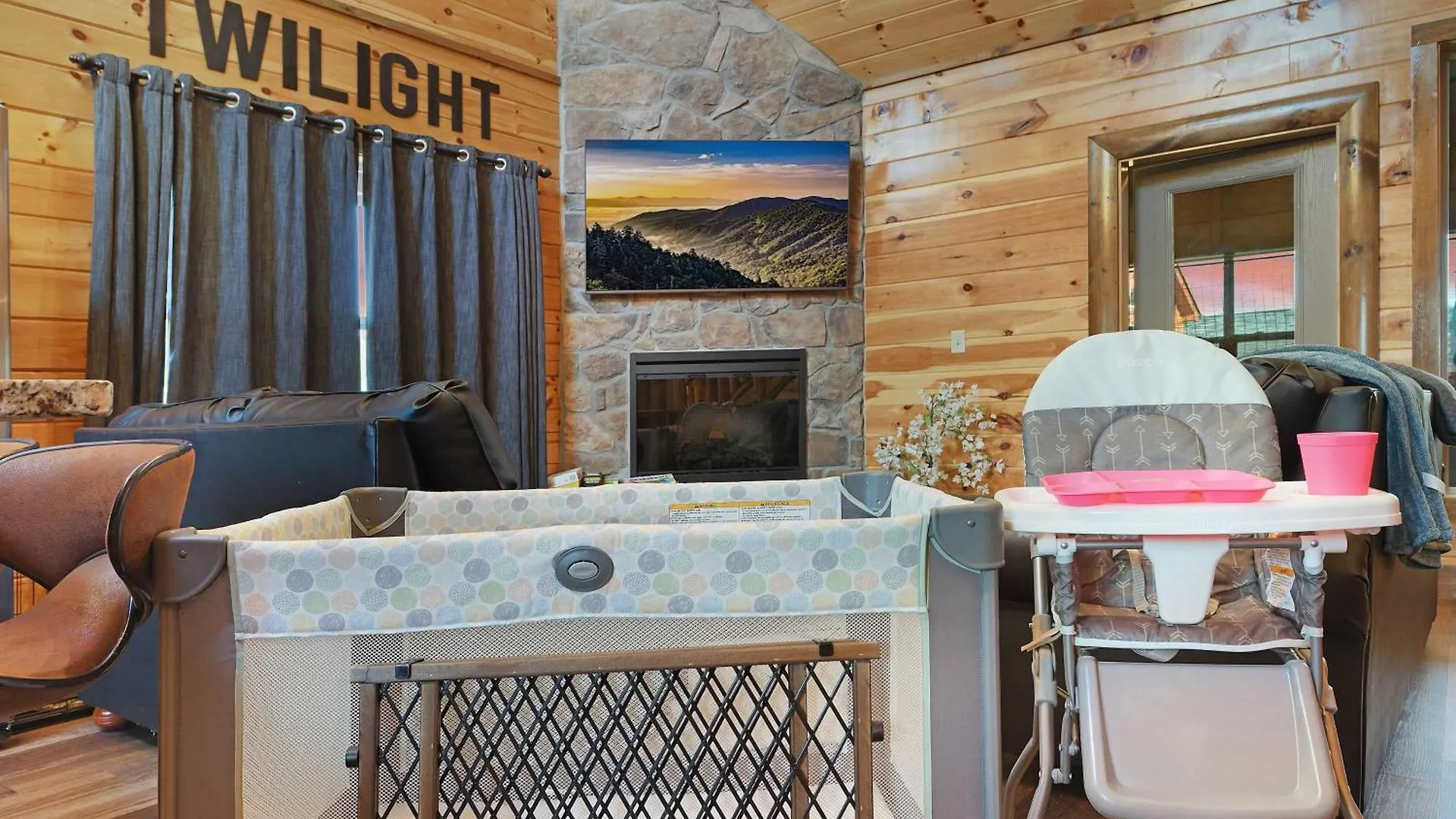 Walk To Parkway - Indoor Pool - Treehouse Loft Ps5