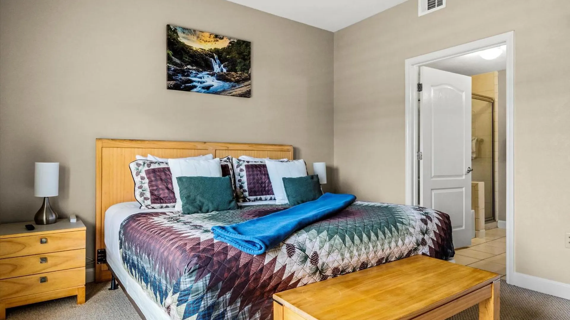 Smoky View Haven- Indoor And Outdoor Pool, Playground, Walking Trail, Hot Tub Pigeon Forge
