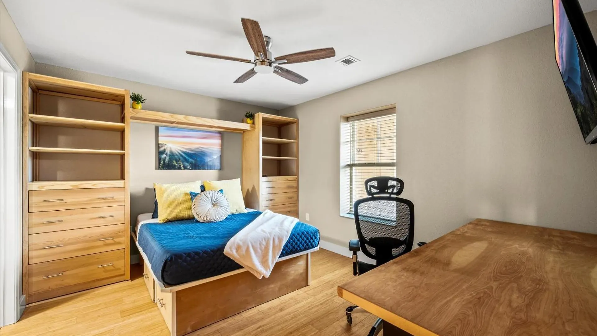 Smoky View Haven- Indoor And Outdoor Pool, Playground, Walking Trail, Hot Tub *