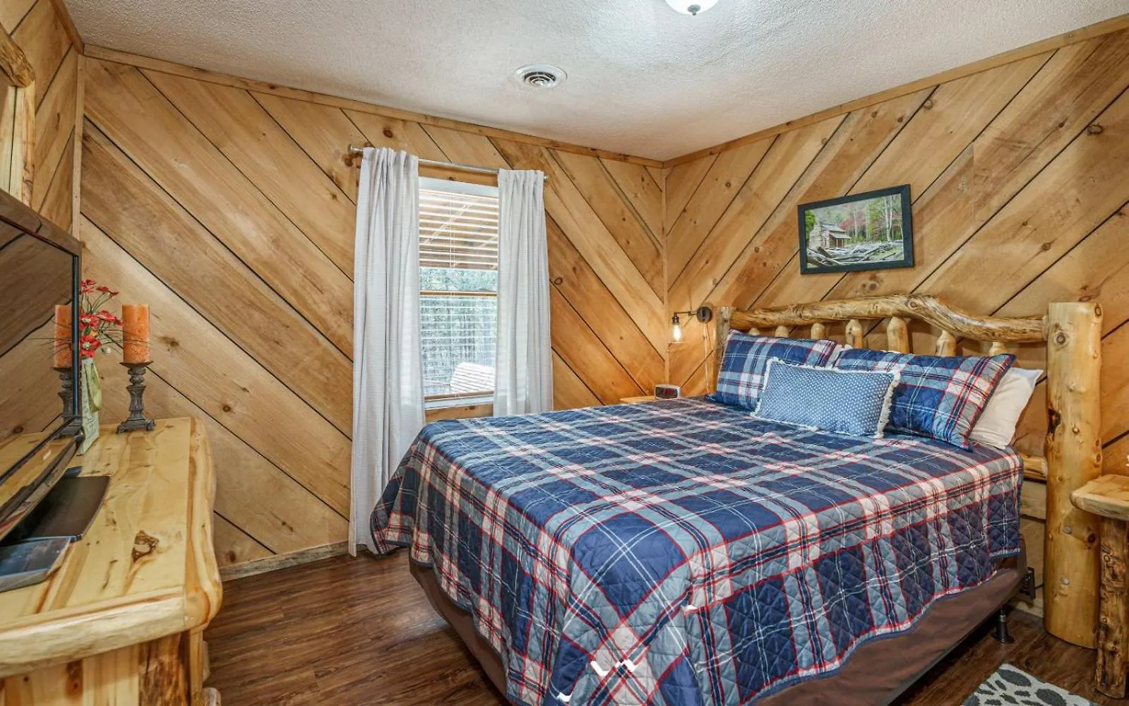 Wooded Bliss Hot Tub Single Level With No Steps Rocking Chairs And Wooded Views بيت للعطل *