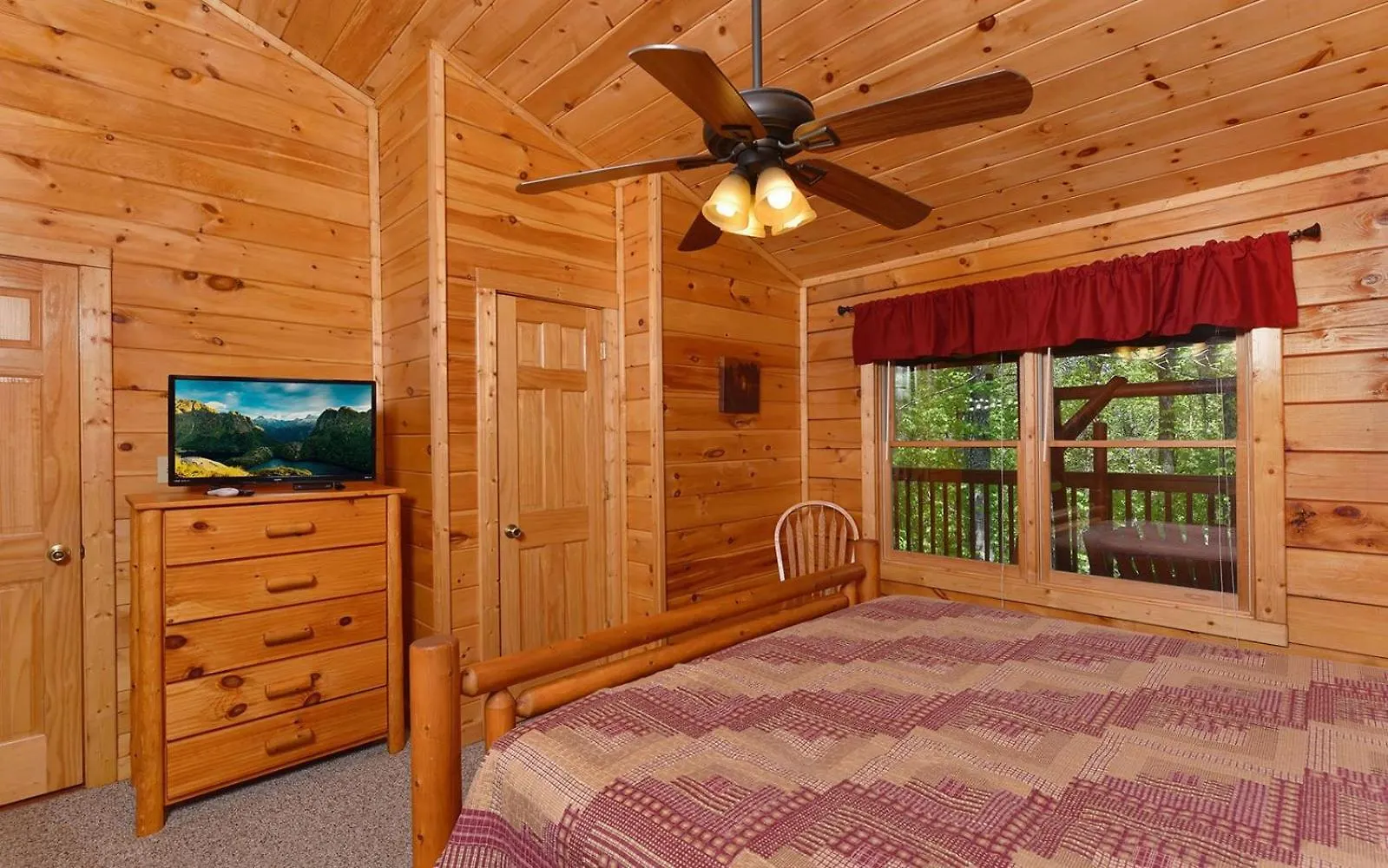 Bear Footin Heaven Βίλα Pigeon Forge